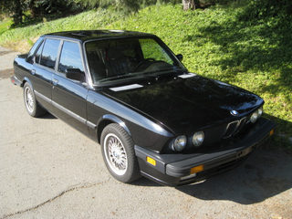 Illustration for article titled 1988 BMW E28 M5